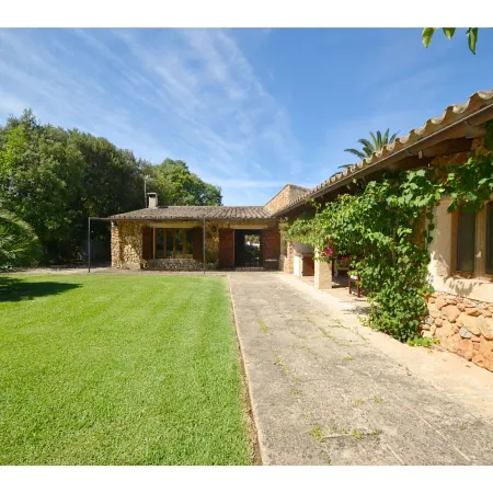 Villa in Buger near Alcudia Bay Beaches Отели в г. Бужер