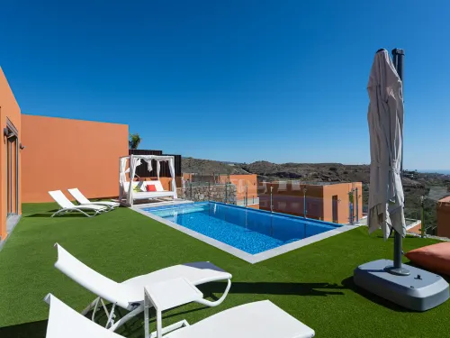 Chalet in Maspalomas with Heated Pool