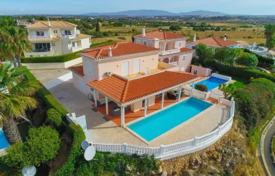 D08 - Bay View Villa in Vale da Lama Hotels near Meia Praia