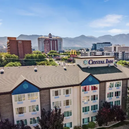 Crystal Inn Hotel & Suites - Salt Lake City Отели рядом со станцией Salt Lake City Amtrak Station