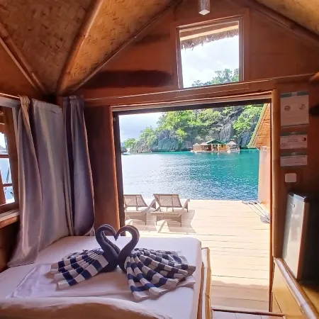 Paolyn Houseboats Coron Island