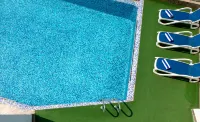 Golden Tulip Canaan Kampala - Pools