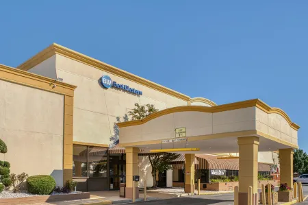 Best Western Battlefield Inn Отели рядом с достопримечательностью «Henry House Hill»