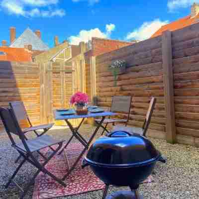 Appartement - parking privé gratuit, proche centre-ville et gare de Saint-Omer Hotel Exterior