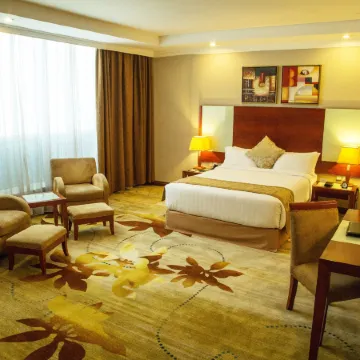 Jupiter International Hotel - Cazanchis Отели рядом с достопримечательностью «Пьяцца»
