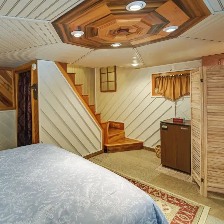 Dog-Friendly Home Rental ~ 5 Mi to Cave Run Lake!