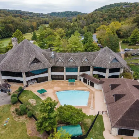 Birdie Lane Beauty - Golf, Pools, Gym, & More!