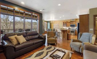 Taneycomo Retreat - Lakefront Condo