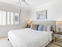 Oceanfront Gem w/ Balcony, Pool, Hot Tub & Carbon Beach Access Bluewater Haven by Avantstay Hotels in Malibu