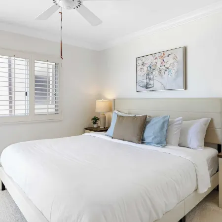 Oceanfront Gem w/ Balcony, Pool, Hot Tub & Carbon Beach Access Bluewater Haven by Avantstay