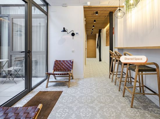 Vallecas Suites by Olala Homes