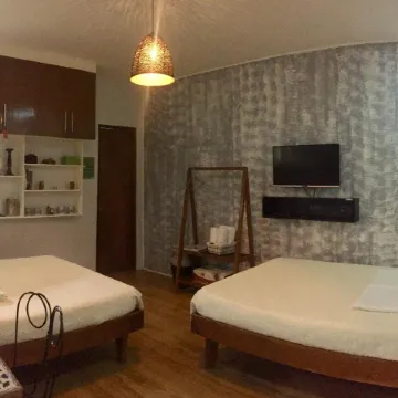 Pompeo and Luming's Inn