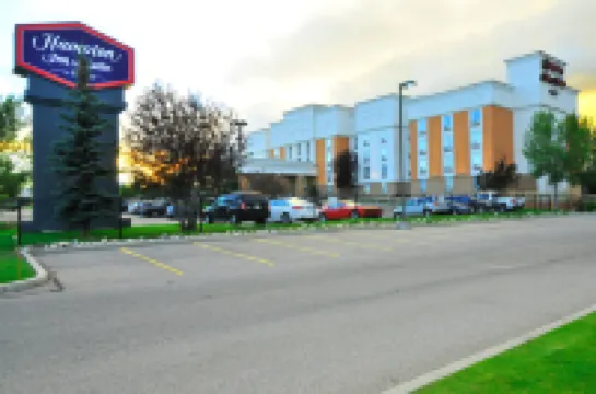 ハンプトン イン & スイーツ バイ ヒルトン カルガリー - エアポート