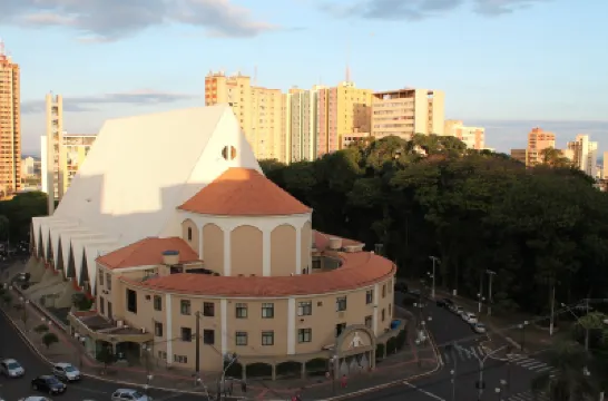 Bourbon Londrina Hotel Hotels near Flanningan's Irish Pub