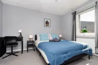 2 Bedroom Flat - Free Parking Hotels in 