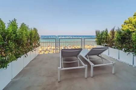 Hybrid Icon Rooms Gallery