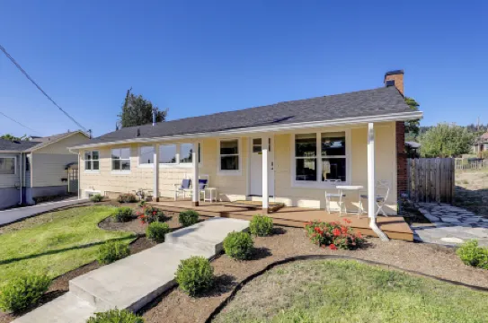 Walk to Dtwn Camas! Updated Home w/ Game Room