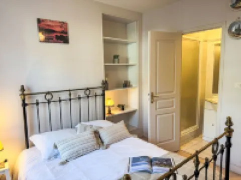 Le Vieux Port Hotels in Cancale