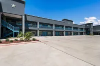 Porter Inn Hotels near Academy Sports + Outdoors