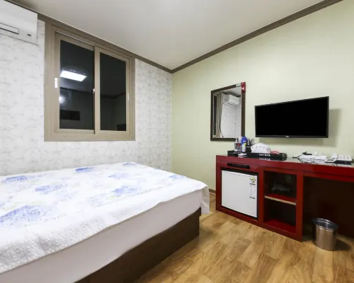 Yeongju Crystal Hotel di Yeongju-si