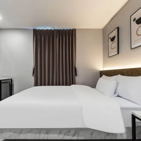 Hotel Sono Отели рядом с достопримечательностью «Церковь Таптон»