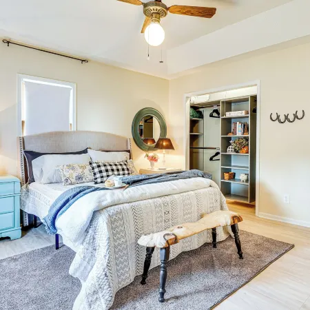 Zanesville Apartment w/ Porch - 3 Mi to Downtown!