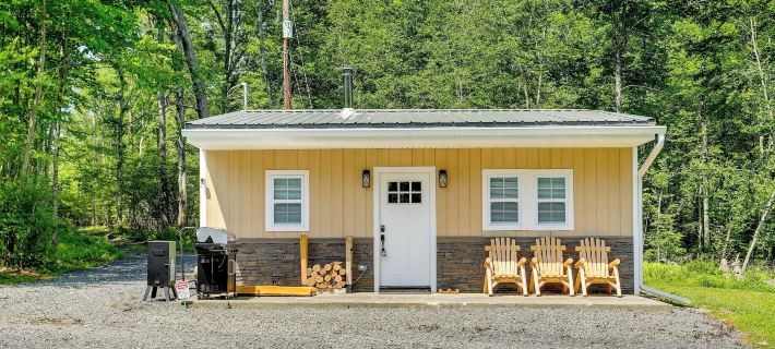 Secluded Poconos Cabin with Fire Pit on 75 Acres! Hotels in Monroe County