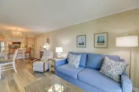 Emerald Isle Vacation Rental w/ Resort Pool! - Balkon