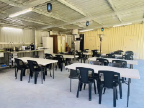 Coonawarra Bush Holiday Park Hotels in Comaum