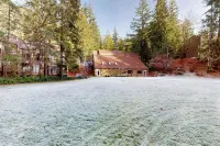 1 BR Mtn Apartment w/ Wood Fireplace & Pool -  Ferienwohnungen