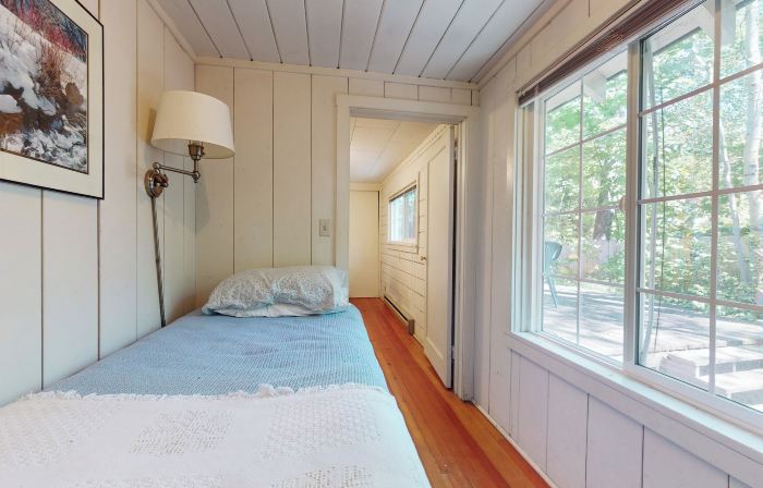 Walk to Town! Dog-Friendly Quincy Getaway w/ Deck