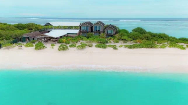 阿拉艾克海灘村 酒店