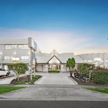 Ciloms Airport Lodge