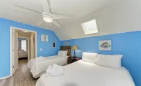 Beautiful 3 Bedroom 2 Bathroom Home Steps from the Beach