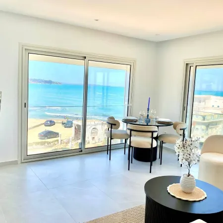 L'onde Turquoise - apartment with feet in the water
