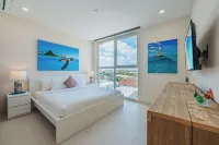 Aracari Residences by Bocobay - Luxury Condos 5 Min Walk to Ritz and Palm Beach - Airport Shuttle