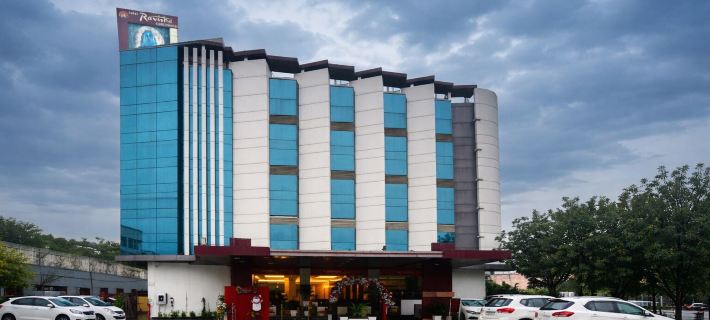 Hotel Ravisha Continental Hotels in Allahabad