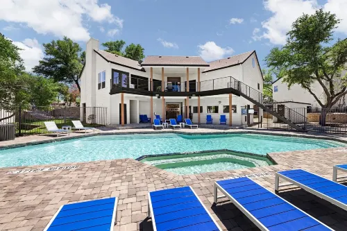 Landing Apartments Near AT&T Stadium & Six Flags