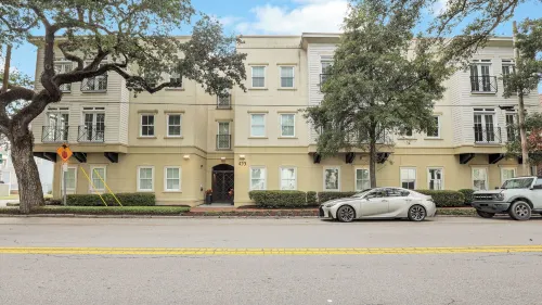 5 Units w/ Free Parking Walkable Historic District The Juliette by Avantstay
