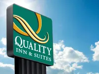 Quality Inn & Suites Woodstock Near Lake Geneva Hotels in McHenry County