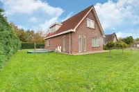 Holiday Home in Zeewolde Near Forest - 4-Sterne