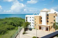 El Combate Oceanview Condos - 2-Star