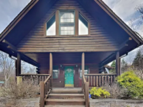 The Old World Chalet by Taylor Made Deep Creek