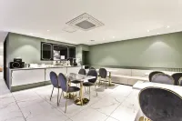 Stay 25 Hotels near Samsung Electronics
