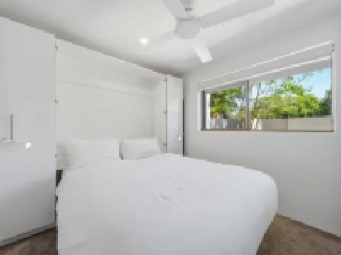 Spacious Bright Apartment With Courtyard and BBQ Hotels in Griffith