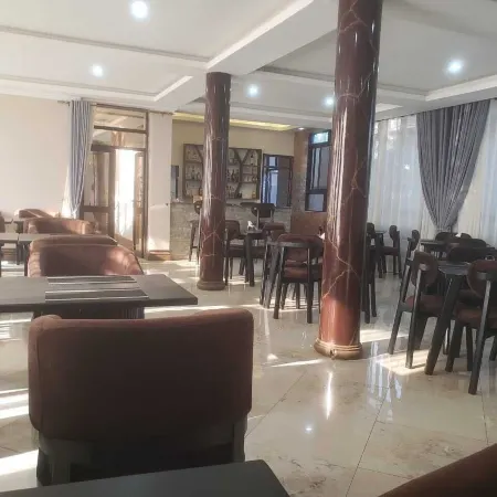 Chevas Hotel