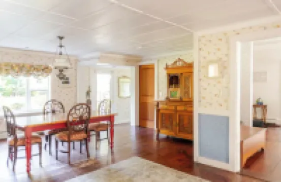 Private Giant Luxury Creekside Home - Serenity