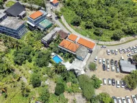 Kelingking Point Hotels near شاطئ كالينجينج (Kelingking Beach)