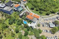 Kelingking Point Hotels near شاطئ كالينجينج (Kelingking Beach)