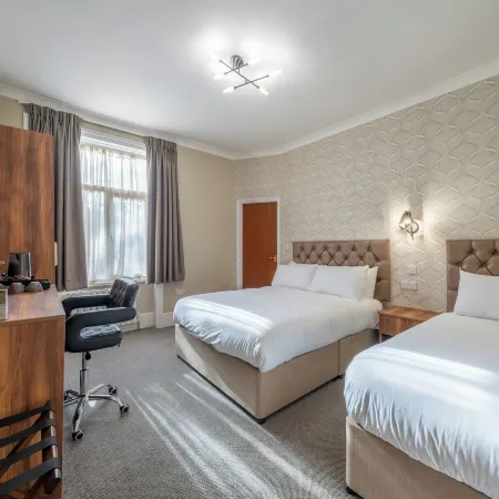 Uno Thames Hotel Maidenhead -Reopened Brand New Again -FREE PARKING